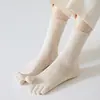 Calcetines de cinco dedos para mujer, de verano, antiberiberi, de punta larga, de color liso, deportivos, transpirables y absorbentes del sudor, para primavera y otoño.