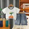 Ropa para Niños Conjunto de Verano para Niños 2026 Nuevo Elegante Camiseta de Dibujos Animados Manga Corta Jeans Conjunto de Dos Piezas Venta al por Mayor