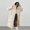 Chaqueta de plumón Pinghu 90% plumón de pato, nuevo estilo otoño e invierno 2026, elegante cuello alto, con capucha, holgada, adelgazante, abrigo largo para mujer