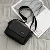 Bolsa Pequena Funcional Estilo Coreano Bolsa Transversal Masculina Tendência Estilo Japonês Harajuku Cor Sólida Bolsa de Ombro para Casal Bolsa Casual Retrô