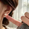 Pendientes Blancos Perla Shijia con un Diseño Único y Sensación de Alta Gama, Pendientes de Aguja de Plata S925 para Mujer, Accesorios Versátiles para Orejas