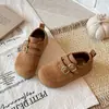 Zapatos pequeños de piel para niñas, zapatos de vestir infantiles elegantes para niñas pequeñas, zapatos de princesa para bebés, nuevo estilo 2026, suela suave, zapatos de otoño estilo Birkenstock