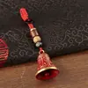 Colgante de campana de cobre roja de diseño original para la fortuna con cuerda tejida a mano y campana con carácter "Fu" para decoración de llavero de coche