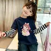 Top de algodón a rayas para niña pequeña, elegante camiseta de dibujos animados de manga larga, nueva para primavera y otoño para niñas
