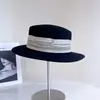 Sombrero de Lana con Perlas de Moda Estilo Francés de Seda y Lino para Mujer, Elegante y Versátil Sombrero Cálido de Copa Plana para Invierno, Elegante Sombrero de Moda