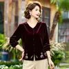 Blusa de terciopelo de moda para otoño y primavera de mamá, cuello en V elegante, adelgazante, ropa para mujeres de mediana edad y mayores, camisa bordada de manga larga que cubre el cuerpo