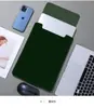 Funda para portátil compatible con MacBook Neo, hecha de material de cuero en la misma serie de colores, ofreciendo un toque premium