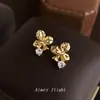 Brincos de Prata Banhada a Ouro 14K com Zircônia Micro-Incustada Flor de Ameixa Original Moda Commuter Simples Elegante Novo Estilo Fábrica Tarraxas