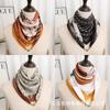 Otoño e Invierno Nuevo Pañuelo Cuadrado de 70 Pañuelo con Hebilla Magnética Pañuelo de Protección para el Cuello de Algodón y Lino Estampado para Mujer Pañuelo de Moda para Combinar con Todo