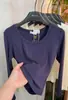 2026 Nueva Camiseta Casual de Manga Larga con Cuello en U Estilo Coreano Moda Ajustada Favorecedora de la Figura Elegante Versátil Top Básico para Mujer