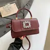 Bolso Cuadrado Pequeño de Mano con Hebilla Cuadrada de Pedrería de Textura de Alta Calidad para Mujer Bolso de Hombro Ligero de Lujo Nuevo Verano 2026 Bolso Cruzado Simple