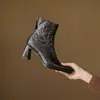 Nuevas botas de tobillo de cuero genuino para otoño e invierno para comercio transfronterizo, tacón grueso, punta cuadrada, botines negros de tacón alto para mujer, marrones plisados, versátiles, de moda