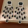 Pendientes Largos de Borla Cuadrada con Diamantes y Tachuelas Plateadas, Pendientes de Lujo Ligero de Gama Alta, Estilo Europeo y Americano Exquisitos y Exagerados Accesorios para Orejas de Nicho