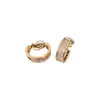 Pendiente Colgante Exquisito en Forma de C con Zirconia Bañado en Oro Real de 18 Quilates, Clip para Oreja, Pendientes Versátiles Elegantes con un Toque de Lujo Ligero y Sensación de Alta Gama, Joyería de Oreja de Nicho