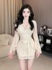 Huan también nuevo encaje cuello en V manga de cuerno vestido ajustado belleza suave Xiang Yujie cadera vestido de cola de pez