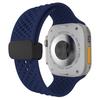 Adecuado para Apple Watch Ultra9876543210 Generación Se Orificio Transpirable Hebilla Magnética Correa de Reloj de Silicona
