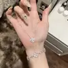 Collar de Trébol de Cuatro Hojas de la Suerte para Mujer, Colgante Completo de Diamante, Lujo Ligero, Sensación de Alta Gama, Cadena Suave para Clavícula, Collar de Zirconia de Trébol de Cuatro Hojas