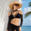 El nuevo sexy encubrimiento de playa bikini SHEIN con diseño hueco estilo europeo y americano, top de malla de pesca de manga larga sin hombros está en stock