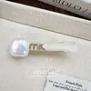 Pinza para el Cabello Estilo Chanel Perla Blanca Pinza de Pato Pasador Elegante Pinza para Flequillo Pinza Lateral Accesorio Versátil para el Cabello Mayoreo