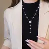Colar de Camélia Estrelada com Pérolas 2026 Novo Estilo para Mulheres, Corrente de Suéter de Luxo Leve de Alta Qualidade, Acessórios com Design de Nicho