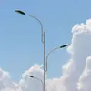 Proyecto prepago para nuevas áreas rurales: Farolas solares de doble cabeza con brazo alto y bajo, postes de farola de 6,8 m y 10 m