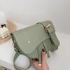 Bolsa pequena retrô de celebridades da Internet para mulheres 2020 nova moda estilo coreano versátil bolsa de mensageiro ampla alça de ombro bolsa de sela de moda