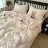 Conjunto de cuatro piezas de algodón fresco y lindo con estampado de dibujos animados, estilo INS de algodón puro, adorable y suave, adecuado para todas las estaciones, juego de tres piezas para dormitorio