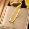 Pulseira Transfronteiriça de Aço Titânio para Mulheres com Diamantes Que Não Desbota, Zircônia Banhada a Ouro Real, Pulseira de Aço Inoxidável de Alta Qualidade, Simples e Versátil