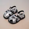 Sandálias de Princesa com Laço para Meninas 2026 Nova Coleção Primavera/Verão Sapatos Infantis Sapatos para Meninas Moda com Solado Macio Sapatos Fechados de Couro