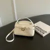 Bolsa pequena quadrada cor de macaron, novo modelo outono 2026, luxo leve, estilosa, simples, versátil, de ombro, transversal, bolsa de mão