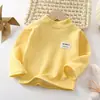 Novos Tops de Inverno Quentinhos para Crianças Meninos e Meninas da Fabricante com Tops Listrados e Aconchegantes de Veludo Estilo Coreano Roupas Infantis