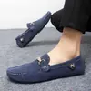 Mocassins masculinos transfronteiriços de camurça tamanho pequeno, sapatos casuais slip-on para dirigir para casais, sapatos casuais masculinos tamanho grande
