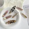 Clip ins de acetato sin costuras para flequillo estilo chica clip lateral estampado de leopardo temperamento colorido alta gama nuevo tocado de celebridad en línea