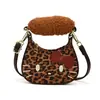 Bolso de mano lindo con estampado de leopardo y gato para niños, bolso cruzado pequeño estilo Chanel con lazo, moderno y versátil, para mujer