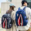 Mochila Nueva con Estampado de Boca de Tiburón Camuflada, Bolsa Escolar Grande para Estudiantes, Impermeable Casual Moderna para Viajes al Aire Libre