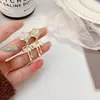 Brincos de moda pintados à mão com camélias, brincos de design exclusivo, luxo leve, brincos elegantes de alta qualidade, brincos pendentes retrô franceses
