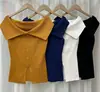 Top de punto azul de una manga corta de seda helada para mujer, único y chic para el verano, corte ajustado, hombros descubiertos, diseño con abertura