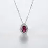 Colar Pag&Mag em Prata S925 Estilo Princesa Diana com Rubi Sintético para Mulheres, Luxo Leve com Contorno Completo de Diamante, Pingente Versátil e Elegante