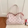 Bolsa Grande de Bolinhas com Letra Feminina 2026 Nova Bolsa Tote Relaxada Amassada Outono Simples Grande Capacidade Bolsa de Ombro