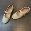 Zapatos Planos para Mujer 2026 Estilo Nuevo Correa Única Piel Suave Exquisitos Franceses Punta Redonda Mary Janes Corte Bajo Suela Plana Zapatos Mary Jane Plateados