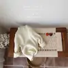 [Personalizado] Roupa de inverno estilo coreano para bebês meninas: colete matelassê super fofo, calça de fleece com estampa de leopardo e um conjunto quente de três peças