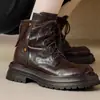 Botas curtas de couro genuíno, solado grosso, cor marrom, de pele de carneiro macia, para mulheres, novo modelo outono/inverno 2026, bico redondo, estilo British vintage, botas Martin, modernas