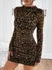 Vestido Feminino de Meia Gola Alta com Mangas Longas, Estampa de Leopardo, Sexy, para o Outono e Primavera de 2025, Novo Estilo Europeu e Americano, Comércio Exterior