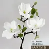 Magnolia Artificial de 3 Cabezas con Tallo Corto de Tacto Piel Flor Artificial Decoración Suave para Sala de Estar Arreglo Floral Arreglo de Flores Artificiales de Gama Alta Flor Decorativa