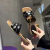 Chinelos Femininos Modernos 2026 Verão Novo Bico Quadrado Salto Alto Slip-On Versátil Casual Elegante Sandálias de Praia