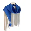 Chal de punto azul con flecos para mujer, nuevo calentador de cuello versátil y cálido de otoño/invierno, capa exterior de suéter con tacto de alta gama, bufanda triangular