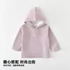 Sudaderas con capucha tipo pullover elegantes y versátiles para niños al por mayor camisetas de manga larga para niños y niñas ropa exterior de primavera y otoño para bebés