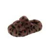 Chinelos fofos de alta qualidade para meninas, adequados para usar fora de casa, novos chinelos de algodão com estampa de leopardo fofos para crianças, outono/inverno 2026