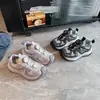 Nuevos zapatos deportivos de malla transpirable, con diseño de hebilla giratoria, para niñas y niños; zapatos casuales con suelas suaves, tenis estilo chunky y suelas antideslizantes para niños, adecuados para usar en otoño