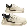 Novos Sapatos Brancos Tendência Masculinos com Solado Macio Sapatos Masculinos Outono 2026 Tendência Versátil Esportivo Casual Tênis de Skate